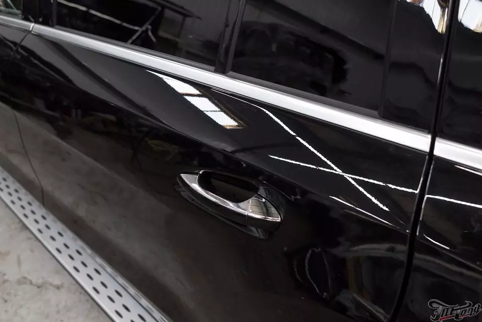 Mercedes GL63 AMG. Полный антихром кузова.